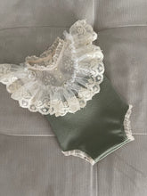 Load image into Gallery viewer, ELIZABETH