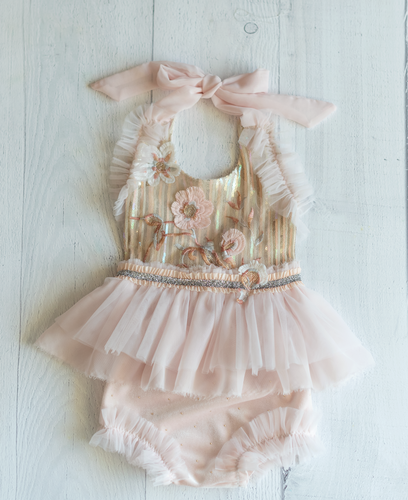STELLA sitter outfit